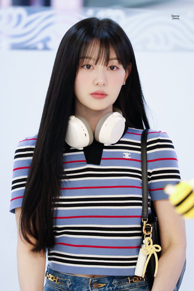 EternaJiwon's tweet photo. 𝟮𝟬𝟮𝟱.𝟬𝟱.𝟮𝟴

청순 명랑소녀💙
Salty&amp;Sweet

#김지원 #KIMJIWON 
#キムジウォン https://t.co/GiqtJEwBG8