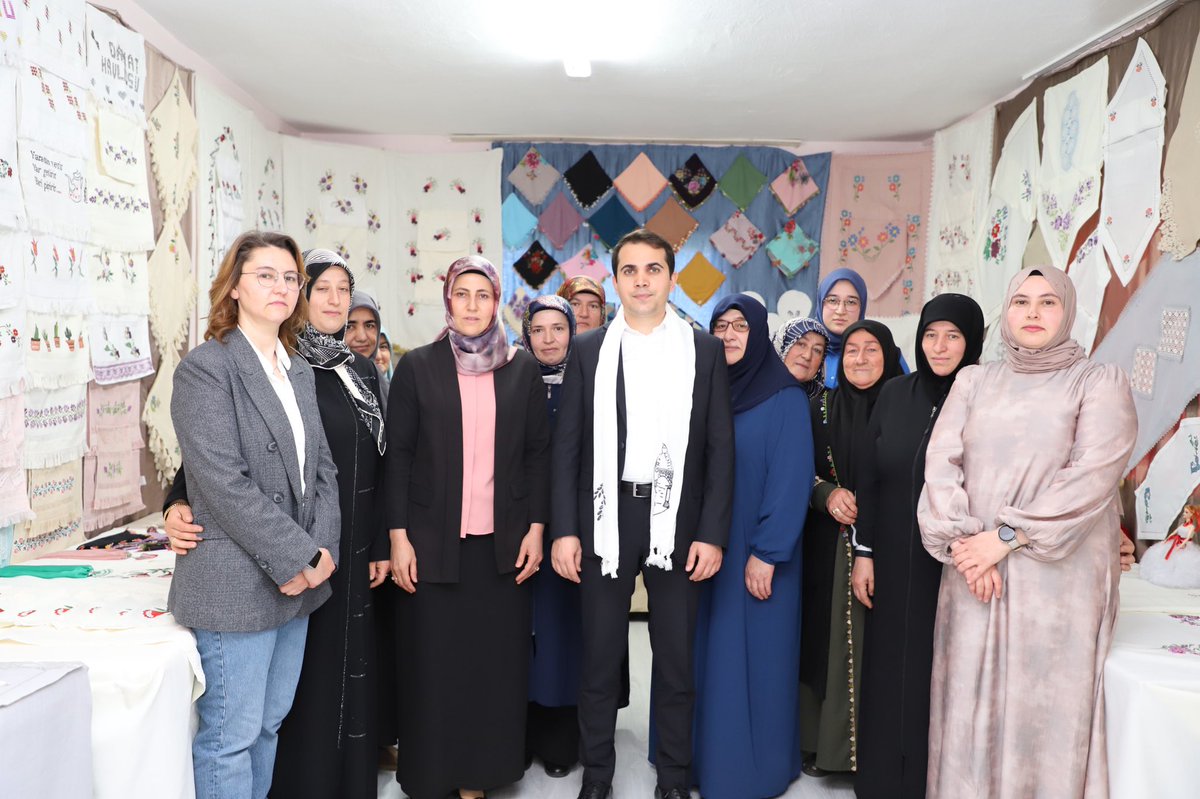 Sulusaray Kaymakamlığı (@ssaraykymkmligi) on Twitter photo 📌Halk Eğitim Merkezi Sergi Açılışı
Kaymakamımız Sayın Emre ARSLAN, birim amirleri ile birlikte Halk Eğitim Müdürlüğü bünyesinde Alpudere Köyü’nde düzenlenen El Sanatları Sergisi’nde kursiyerlerin yaptıkları eserlerin sergilendiği programa katıldı.
<a href="/emre_arslan25/">Emre Arslan</a> 📌Halk Eğitim Merkezi Sergi Açılışı
Kaymakamımız Sayın Emre ARSLAN, birim amirleri ile birlikte Halk Eğitim Müdürlüğü bünyesinde Alpudere Köyü’nde düzenlenen El Sanatları Sergisi’nde kursiyerlerin yaptıkları eserlerin sergilendiği programa katıldı.
<a href="/emre_arslan25/">Emre Arslan</a>