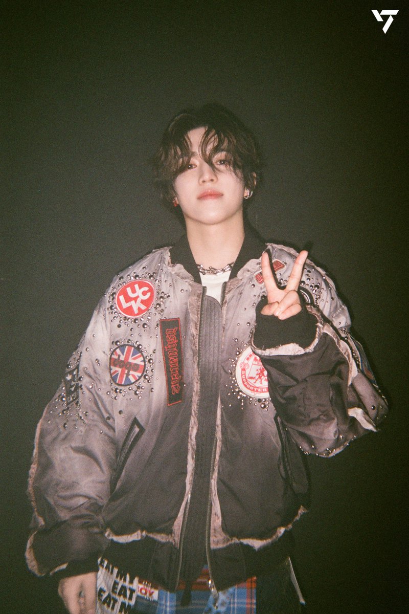 jicheol_ph's tweet photo. [WEVERSE]

5th Album 'HAPPY BURSTDAY' Behind Film Photo

#세븐틴 #최승철 #에스쿱스 #SCOUPS #スンチョル #エスクプス #이지훈 #우지 #WOOZI #ウジ #쿱지 #우쿱 #Jicheol #クプジ #scwz #SEVENTEEN https://t.co/GBVgsDtD1v