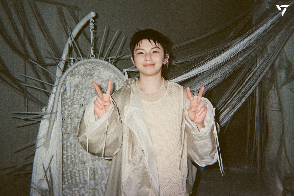 jicheol_ph's tweet photo. [WEVERSE]

5th Album 'HAPPY BURSTDAY' Behind Film Photo

#세븐틴 #최승철 #에스쿱스 #SCOUPS #スンチョル #エスクプス #이지훈 #우지 #WOOZI #ウジ #쿱지 #우쿱 #Jicheol #クプジ #scwz #SEVENTEEN https://t.co/GBVgsDtD1v