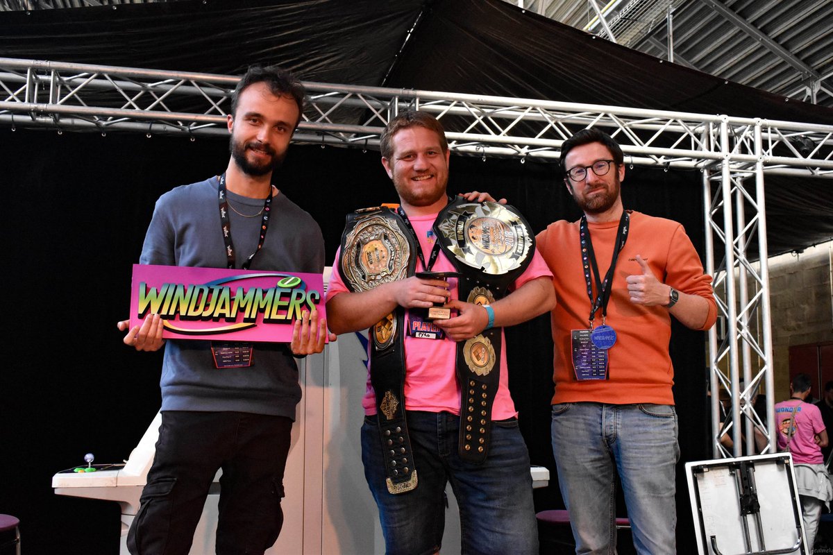 Windjammers France (@windjammersfr) on Twitter photo Ce weekend avait lieu au HFS Summer d'<a href="/HFSplay/">HFS - Providing Evo arcade support since 2025</a> le traditionnel tournoi des familles de Windjammers !
Bravo <a href="/Pyrotek4/">Pyrotek</a> pour cette victoire ! Et bien joué à <a href="/DonYann2X/">DonYann @donyann.bsky.social</a> et <a href="/Soonwf1/">Soon2X</a> qui ont tout donné pour le faire tomber 🥏 Ce weekend avait lieu au HFS Summer d'<a href="/HFSplay/">HFS - Providing Evo arcade support since 2025</a> le traditionnel tournoi des familles de Windjammers !
Bravo <a href="/Pyrotek4/">Pyrotek</a> pour cette victoire ! Et bien joué à <a href="/DonYann2X/">DonYann @donyann.bsky.social</a> et <a href="/Soonwf1/">Soon2X</a> qui ont tout donné pour le faire tomber 🥏