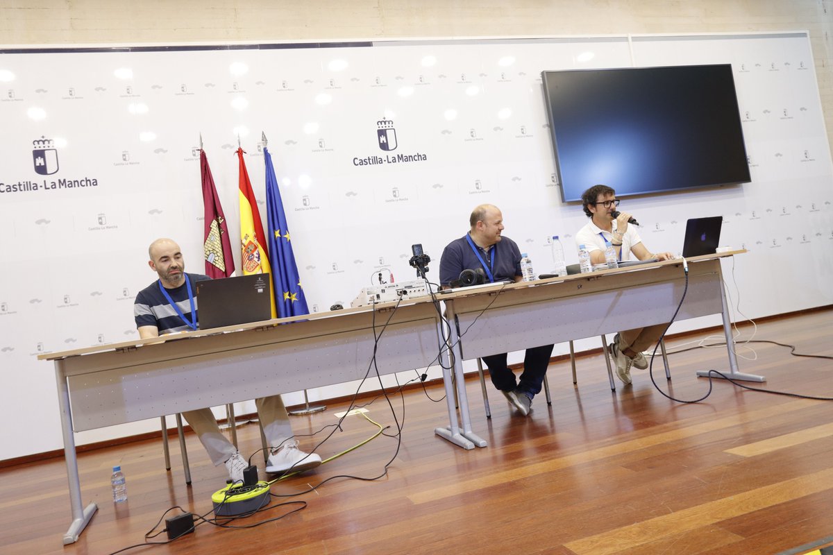 Centro Regional de Formación del Profesorado (@crfpclm) on Twitter photo 👉 Jornadas fruto de la colaboración entre <a href="/RadioCLM_es/">Radio Castilla-La Mancha</a> y <a href="/CRFPCLM/">Centro Regional de Formación del Profesorado</a>
👉 Ofertadas 75 acciones formativas relacionadas con radio escolar en dos años
👉 Talleres y visita a las instalaciones de <a href="/RadioCLM_es/">Radio Castilla-La Mancha</a>
👉 Exposición de "buenas prácticas"
<a href="/amadorpastorn/">Amador Pastor Noheda</a>
<a href="/educajccm/">Educación C-LM</a> 👉 Jornadas fruto de la colaboración entre <a href="/RadioCLM_es/">Radio Castilla-La Mancha</a> y <a href="/CRFPCLM/">Centro Regional de Formación del Profesorado</a>
👉 Ofertadas 75 acciones formativas relacionadas con radio escolar en dos años
👉 Talleres y visita a las instalaciones de <a href="/RadioCLM_es/">Radio Castilla-La Mancha</a>
👉 Exposición de "buenas prácticas"
<a href="/amadorpastorn/">Amador Pastor Noheda</a>
<a href="/educajccm/">Educación C-LM</a>