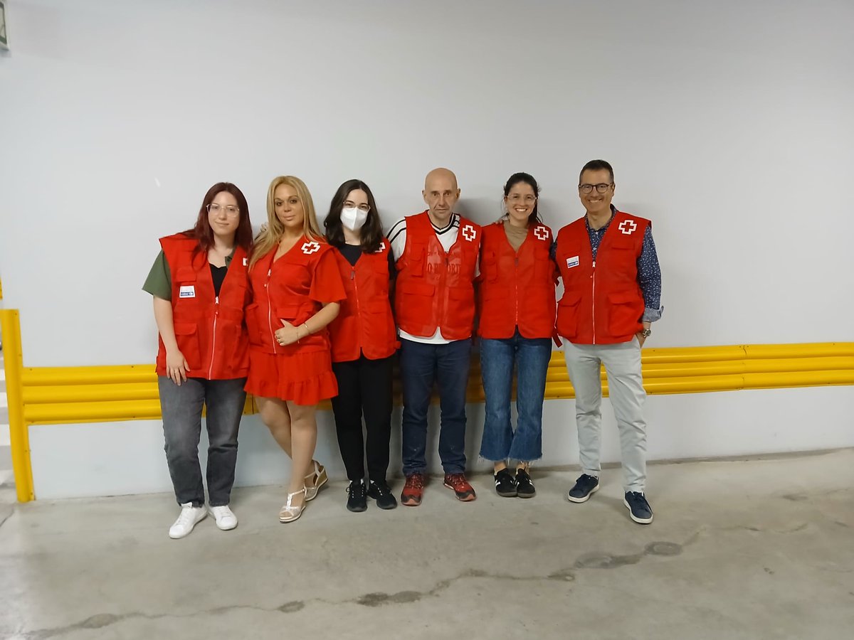 Hoy miércoles de #FeriadeCordoba reforzamos nuestro dispositivo sanitario con:
🟣 Voluntariado de Cruz Roja Juventud se encargará de gestionar el #PuntoVioleta ante situaciones de #violenciamachista. 
👥 Voluntariado de la ERIE de Apoyo Psicosocial.

#PreventivosCruzRoja