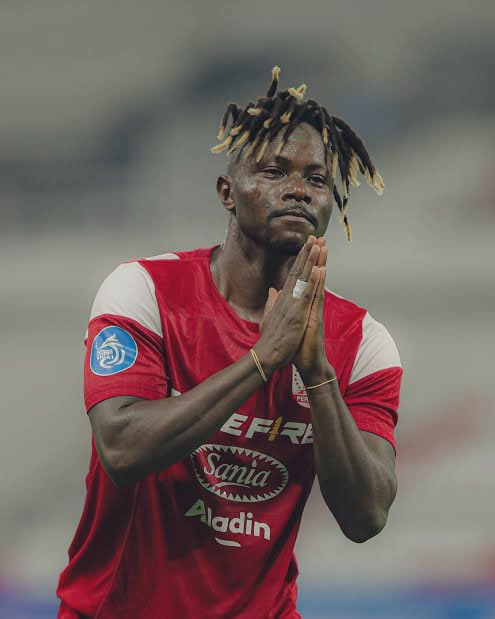 RESMI!

🇲🇱 Moussa Sidibe (WF/30) ucapkan salam perpisahan kepada Persis Solo. 

Salah satu pemain yang penampilannya selalu ditunggu-tunggu baik kawan dan lawan.

Destinasi selanjutnya? 👀🔜⏳