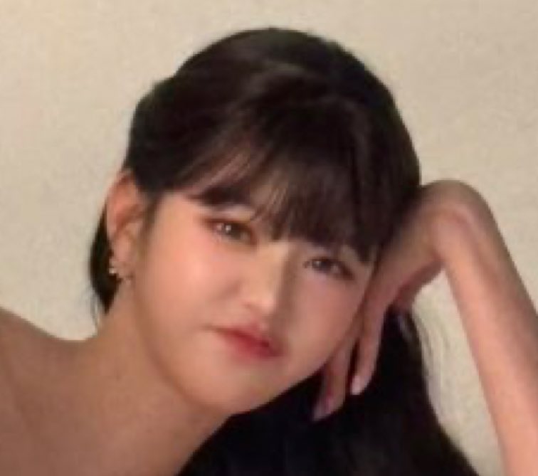 pon_IVE_'s tweet photo. この顔が好き https://t.co/GgXzh4hZQF