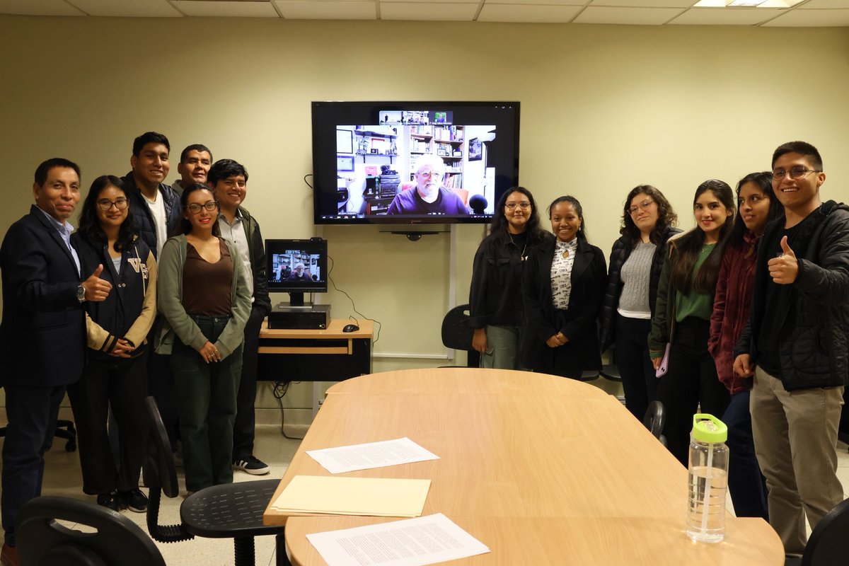 Gracias a <a href="/USMP_oficial/">Universidad de San Martín de Porres</a> y a su Facultad de Ciencias de la Comunicación por abrirme las puertas de la #SemanadelaComunicacion para un encuentro virtual con sus alumnos y hablar de #Podcast e #IA.
El futuro está en sus manos.