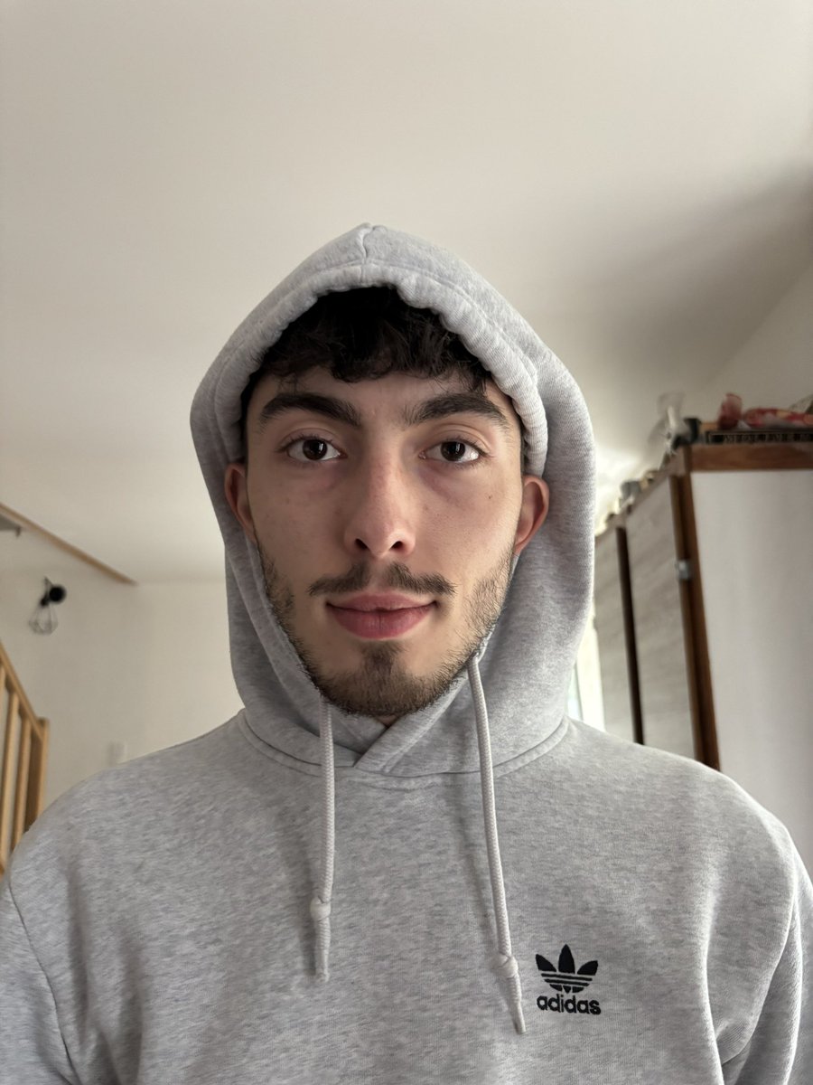 Mushroomrr's tweet photo. En stream l’équipe 
On refait mon skin minecraft
https://t.co/W726eKJgfM https://t.co/3OKLsdmEOx