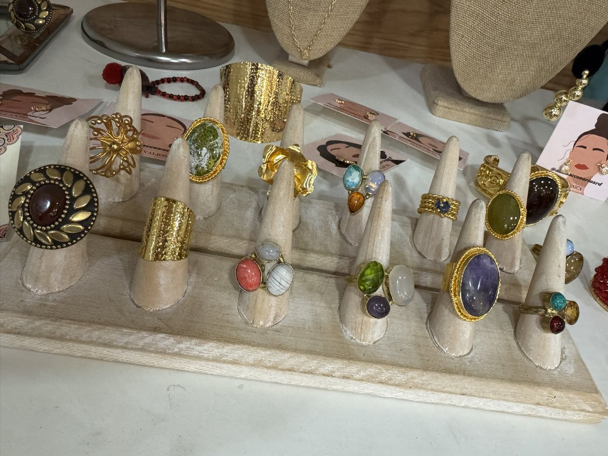 modorosard's tweet photo. Hola Miércoles ! prémiate en @almaaccesoriosd @almafitrd ☎️809-222-5758 ☎️809-889-0800 #almaaccesoriosrd #almafitrd #buenavibra #republicadominicana https://t.co/JywiKRbrRS