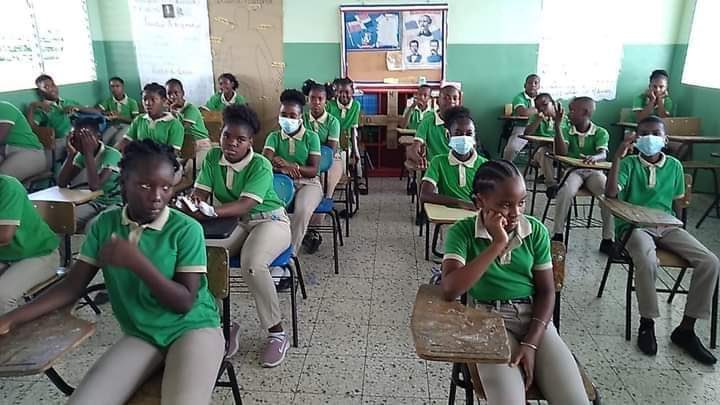 patobonato's tweet photo. Antes y Después de los colegios de República Dominicana 🇩🇴

Claro reemplazo poblacional https://t.co/IfeAn8vuJj