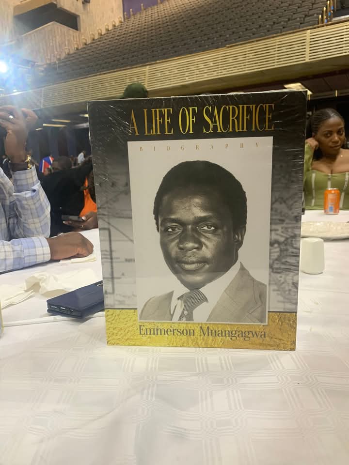 africa_congress's tweet photo. Comrade Kerkula Samuel from Liberia was given the opportunity to present a book titled A LIFE OF SACRIFICE, authored by H.E. Emmerson Dambudzo Mnangagwa, President of Zimbabwe, at #IYSOLEF in Harare, Zimbabwe, hosted by #AYC Leadership.
#AfricaUnity @edmnangagwa @StateHouseUg https://t.co/X9rk8XdacZ