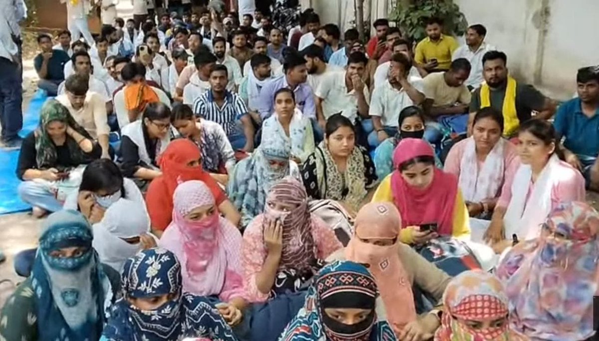 ✅️ आखिर कब तक युवाओं को दिलासा दिया जाएगा?  पिछले 7 साल से प्राथमिक शिक्षक भर्ती का विज्ञापन केवल अखबारों का विषय बनकर रह गया है।
मुख्यमंत्री  <a href="/myogiadityanath/">Yogi Adityanath</a> जी ऑफिशल नोटिफिकेशन जारी किजिए प्रदेश में शिक्षकों की डेढ़ लाख से ज्यादा पद रिक्त हैं।💯
 #release_Upprt_Vacancy