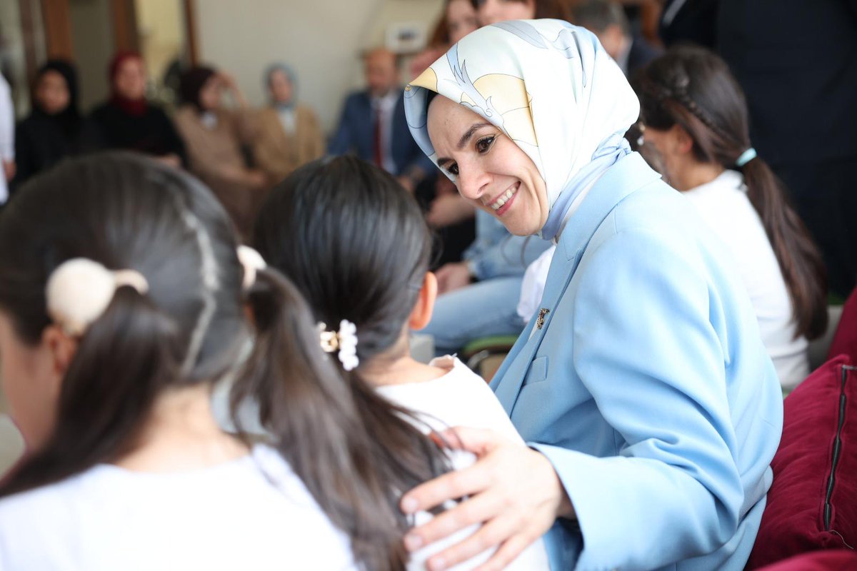 Bakanımız Sn. Mahinur Özdemir Göktaş Samsun programı çercevesinde 19 Mayıs Çocuk Evleri Sitesi’nde kalan çocuklarımızı ziyaret etti.
