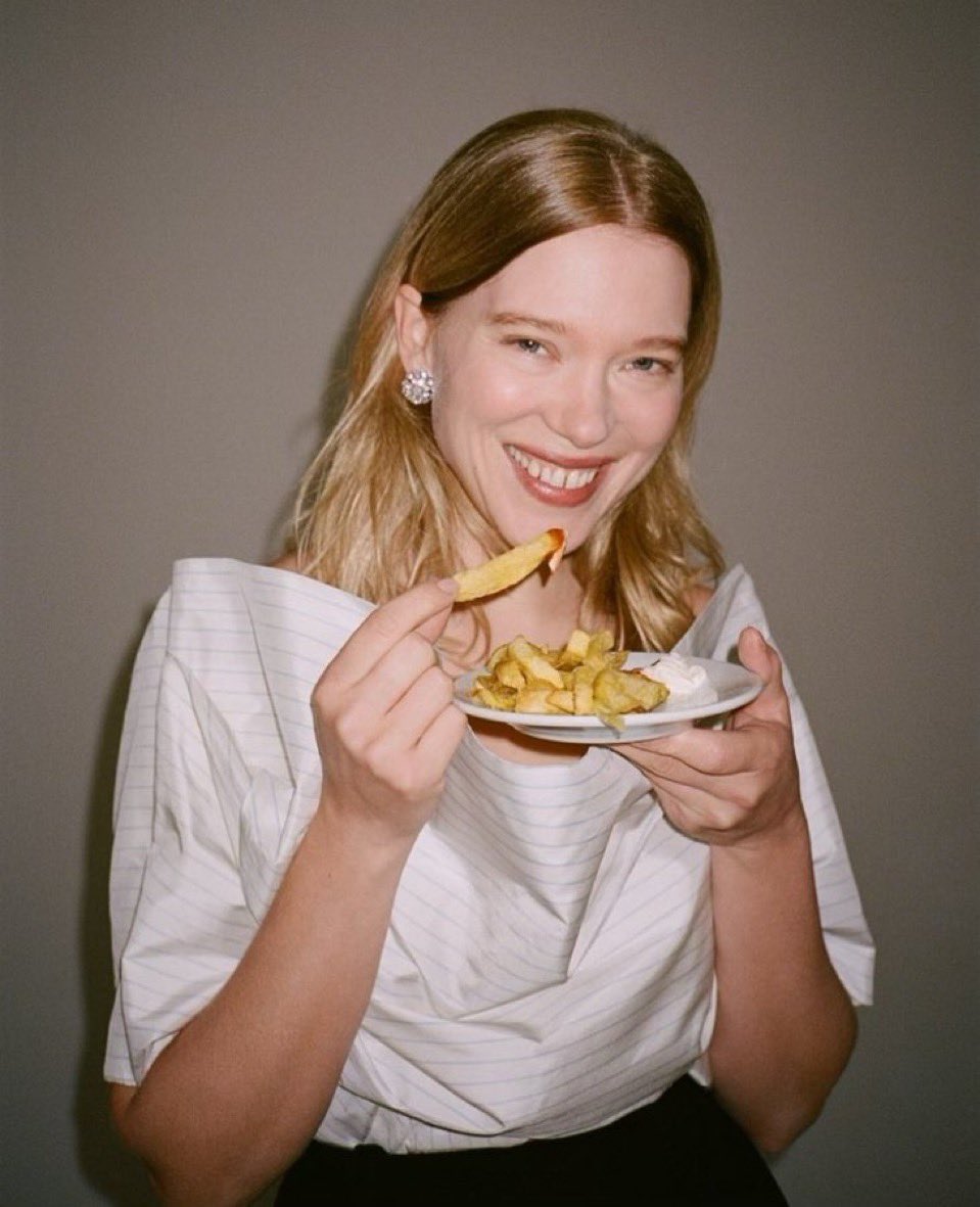 ╰☆𝐬𝐮𝐬𝐚𝐧 𝐬𝐭𝐨𝐫𝐦 tweet media