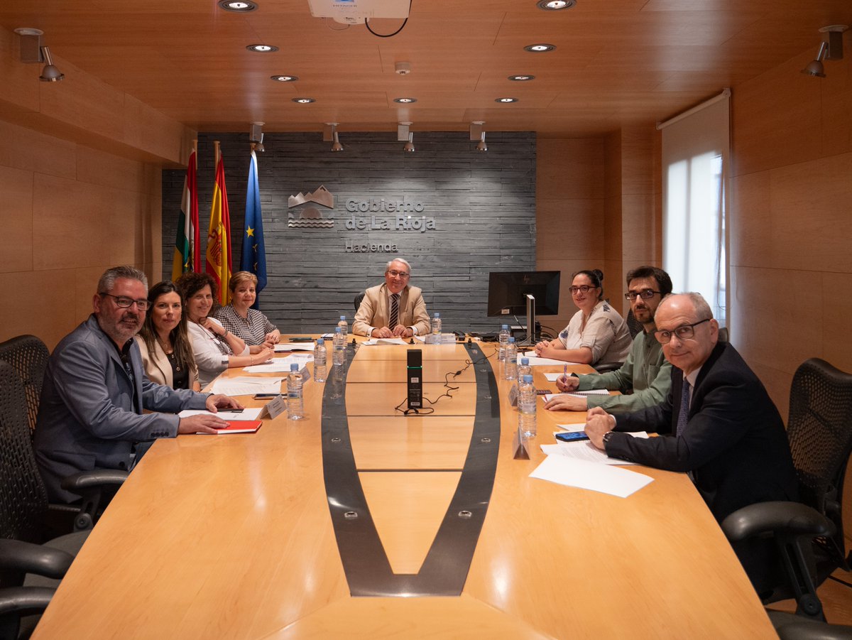 Fundación San Millán de la Cogolla (@fsanmillan) on Twitter photo Nuestra coordinadora general, Almudena Martínez, ha participado hoy en la primera sesión de trabajo que el director general de Fondos y Relaciones con la UE de <a href="/lariojaorg/">Gobierno de La Rioja</a>, J.Á. Garrido, ha mantenido con el grupo de expertos para elaborar el Plan ‘La Rioja en Europa 2025-2030’. Nuestra coordinadora general, Almudena Martínez, ha participado hoy en la primera sesión de trabajo que el director general de Fondos y Relaciones con la UE de <a href="/lariojaorg/">Gobierno de La Rioja</a>, J.Á. Garrido, ha mantenido con el grupo de expertos para elaborar el Plan ‘La Rioja en Europa 2025-2030’.