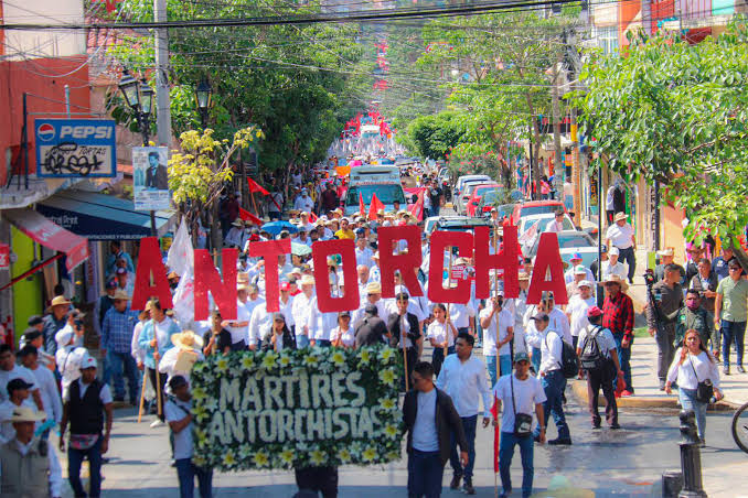 GloriaBritoN's tweet photo. Buenos días.  Te invito a leer mi artículo de esta semana: 
6 DE JUNIO: LOS HOMBRES Y MUJERES ANTORCHISTAS CAÍDOS EN LA LUCHA, SON EJEMPLO, LUZ Y GUÍA DEL PUEBLO
https://t.co/HUiCHVWB6k https://t.co/MSYEEzOXaU
