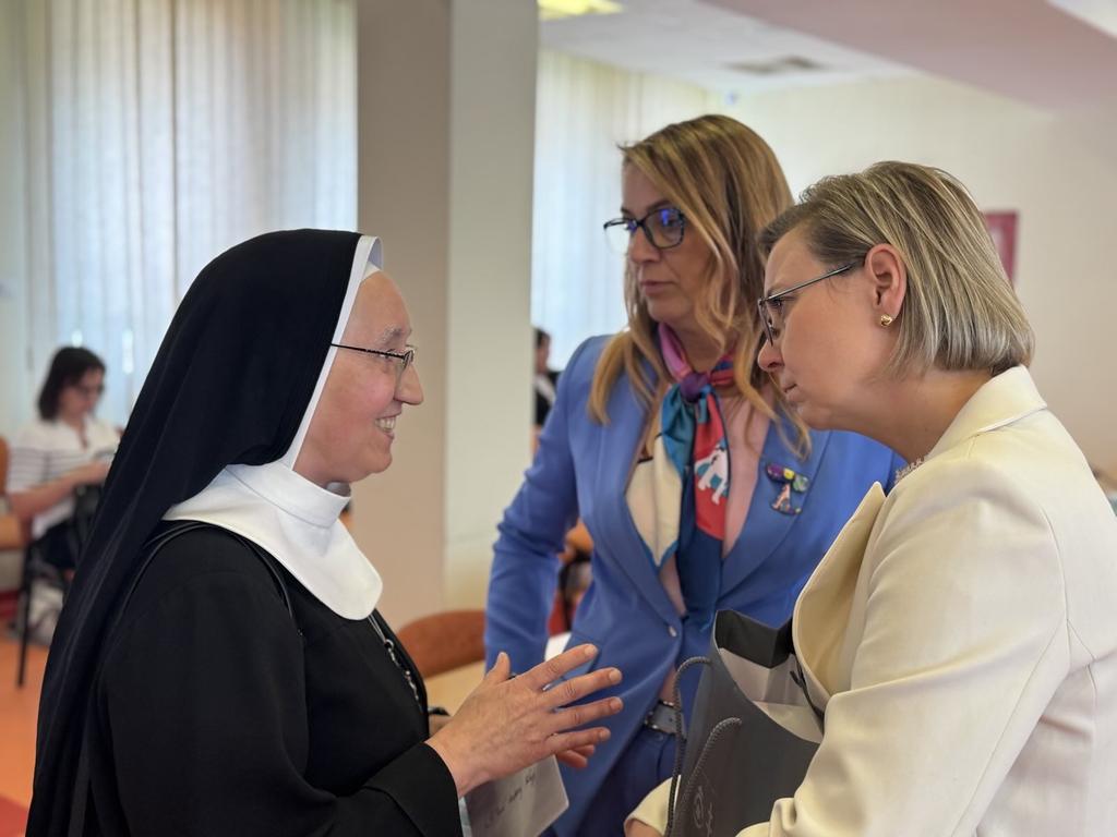 Mamy to! Radni powiatowi Ostrowca Świętokrzyskiego jednogłośnie przegłosowali utworzenie domu dla młodzieży po pieczy zastępczej.
To wielki krok w stronę wsparcia młodych ludzi w ich drodze do samodzielności.
Dziękujemy za zaangażowanie i solidarność! 🙌
<a href="/kasprzyk_rafa/">Rafał Kasprzyk</a>
