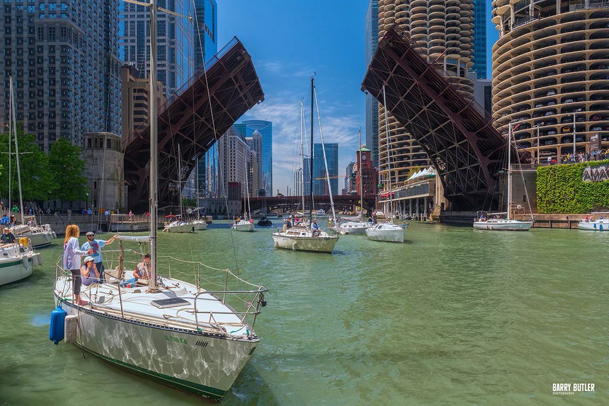Barry Butler Photography (@barrybutler9) on Twitter photo Today is the 76th birthday of the State Street Bridge over the Chicago River. Today is the 76th birthday of the State Street Bridge over the Chicago River.