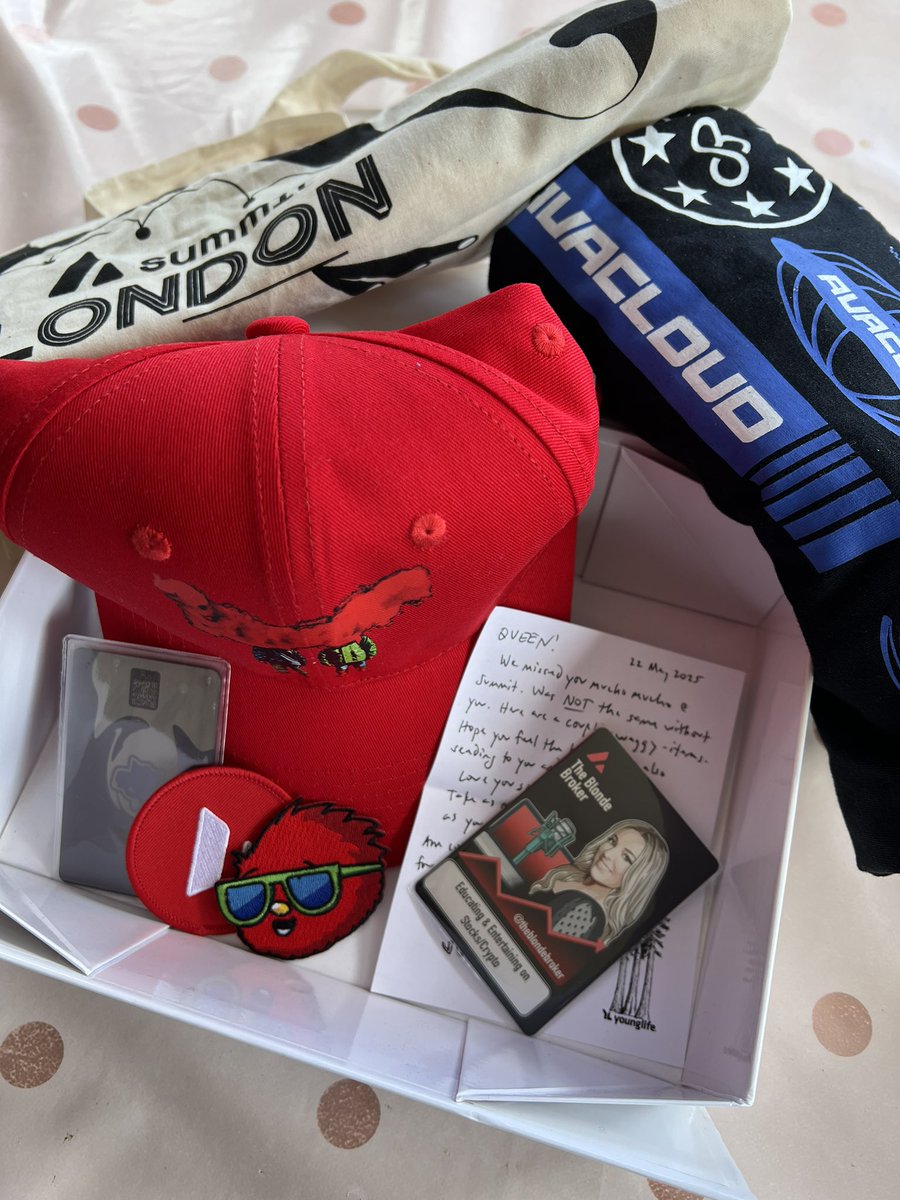 Blessed with the best magical internet friends….

There’s something so special about the OG <a href="/chikn_nft/">Chikn 🔺</a> fam that just can’t be articulated

Today I received two packages of merch acquired at the <a href="/avax/">Avalanche🔺</a> summit with the sweetest hand written notes ❤️

(Way more than I would have