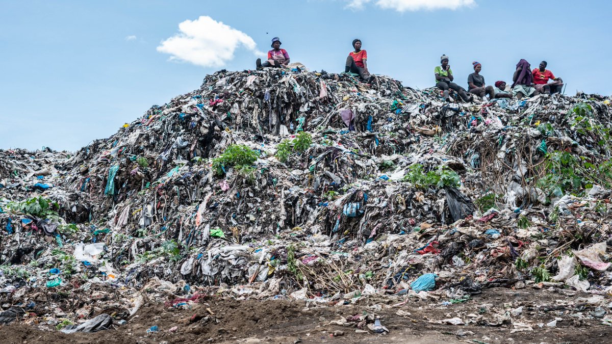 We have mainly been focusing on plastic pollution from bottles, wrappers, sheets, food packs...and forget that most of the clothes being manufactured today are largely made of polyester. This #WorldEnvironmentDay we need to look at textile waste, our landfills are full of it!