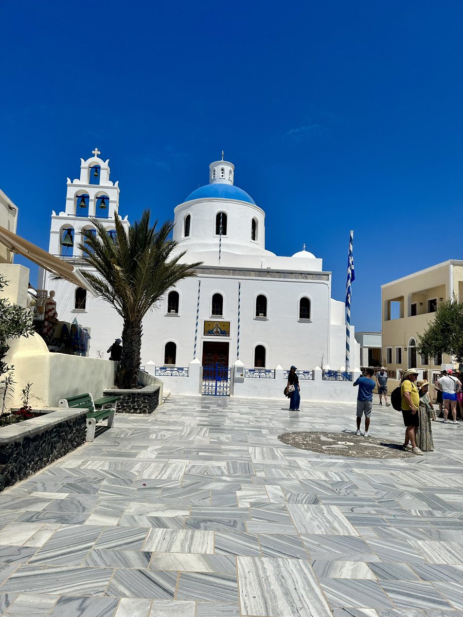 jenmet2010's tweet photo. @spann Oia, Santorini, Greece https://t.co/jpxh3WXyE7