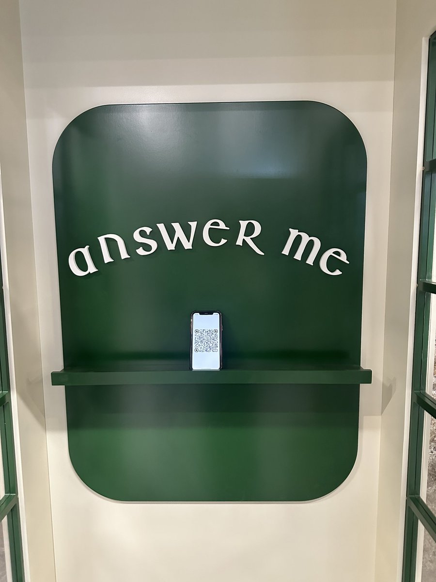 Anyone seen this phone booth at DTS… 👀

<a href="/DubTechSummit/">Dublin Tech Summit</a>