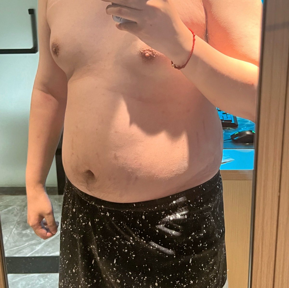 我吃肉不吧唧嘴 tweet media