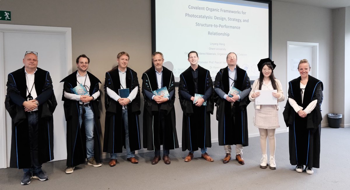#PhD number 37 in the COMOC group! Linyang Wang defended successfully her PhD on #COFs in #photocatalysis. Congratulations!! The PhD can be found in a few days on our website: comoc.ugent.be. Thanks to all jury members!