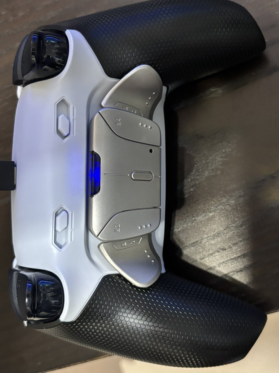 ps5コントローラーの背面ボタンを追加する改造キットがAmazonで通常より安く売っていたので買って改造してみました。
ps5で
FPSやる人には良さそう…まあ私はFPSやらないんですがw