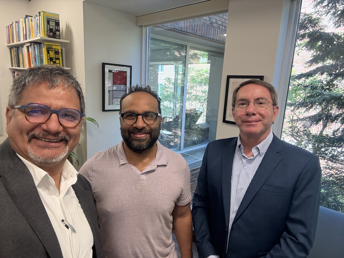 GonzaloCHavezA's tweet image. En la Escuela de Producción y Competitividad ePCUCB apostamos por la coInteligencia: IA + inteligencia humana con valores. Desde Harvard, exploramos cómo educar en un mundo donde las máquinas piensan, pero los humanos deben seguir teniendo propósito. #IA #Educación #ePCUCB