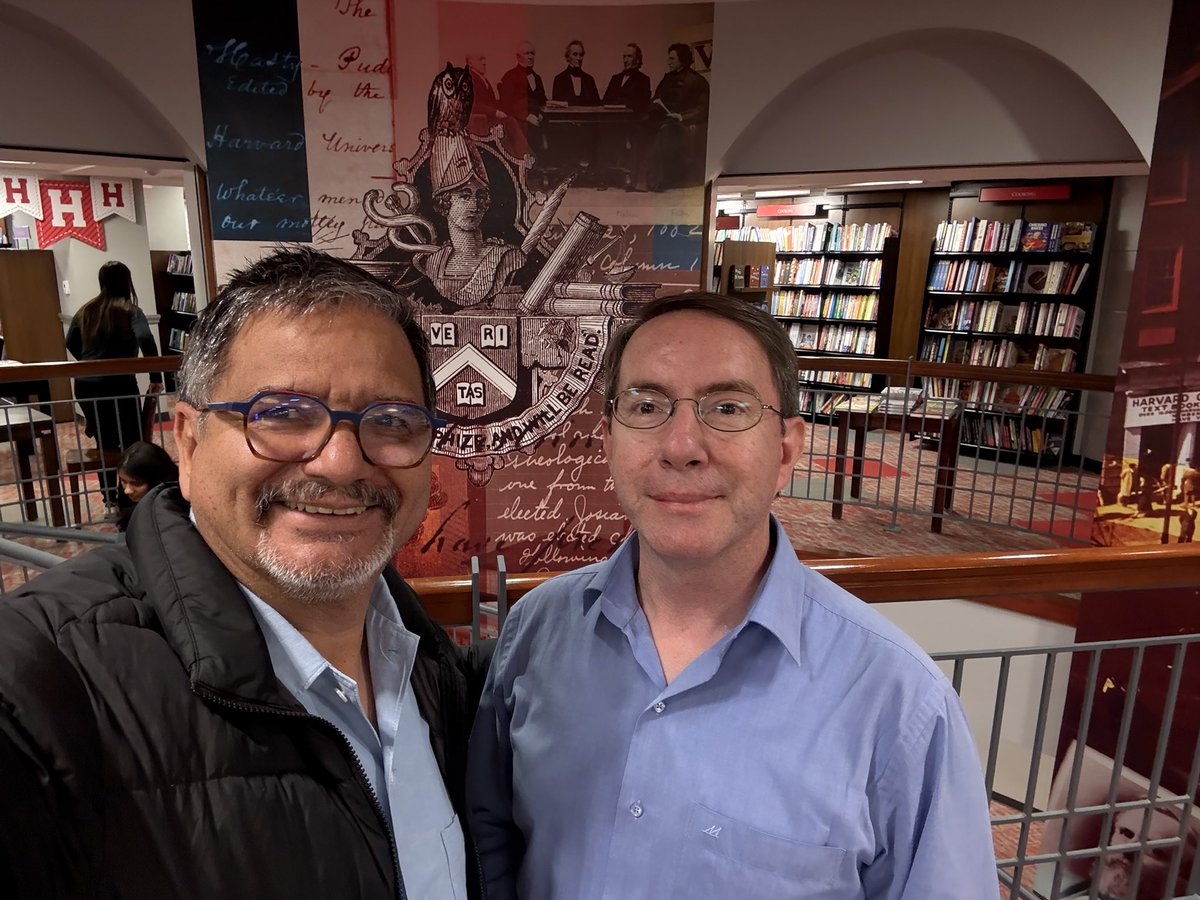 GonzaloCHavezA's tweet image. En la Escuela de Producción y Competitividad ePCUCB apostamos por la coInteligencia: IA + inteligencia humana con valores. Desde Harvard, exploramos cómo educar en un mundo donde las máquinas piensan, pero los humanos deben seguir teniendo propósito. #IA #Educación #ePCUCB