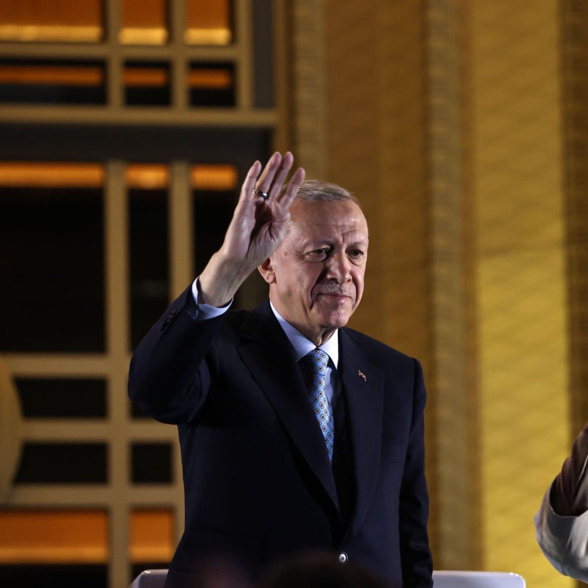 28 Mayıs 2023, sadece bir seçim değil; bir millete umut, bir lidere vefa günüdür.

Cumhurbaşkanımız Sn. <a href="/RTErdogan/">Recep Tayyip Erdoğan</a>’ın liderliğinde nice zorlukları aştık, nice hayalleri gerçeğe dönüştürdük.

Türkiye Yüzyılı için durmak yok, yola devam! 🇹🇷