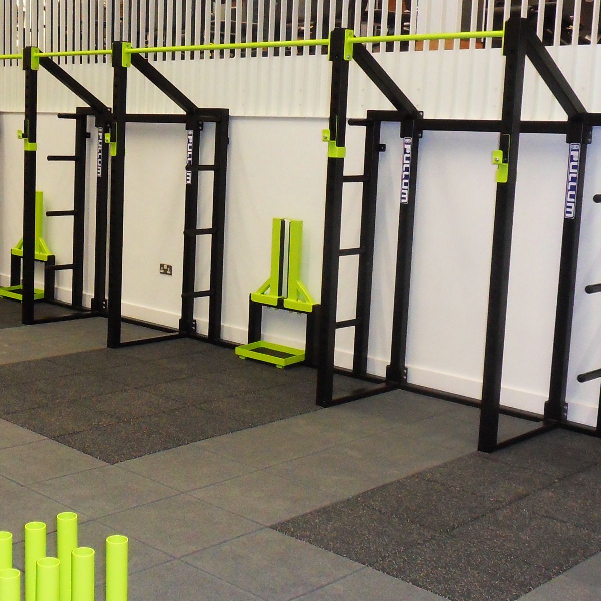 PullumGymKit's tweet image. Throwing it back to install day..
Black and lime vibes still looking sharp - what colour combo would you pick?

#WaybackWednesday #GymEquipment #CustomKit #University #Manufacturing #Throwback #Birmingham #GymGoals