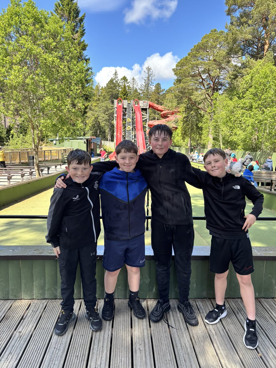 BathgateARK's tweet image. Pupils are loving life on day 1 of our ARK reward trip to Landmark! 🌳 Some action shots! 📷 @BathAcadNews