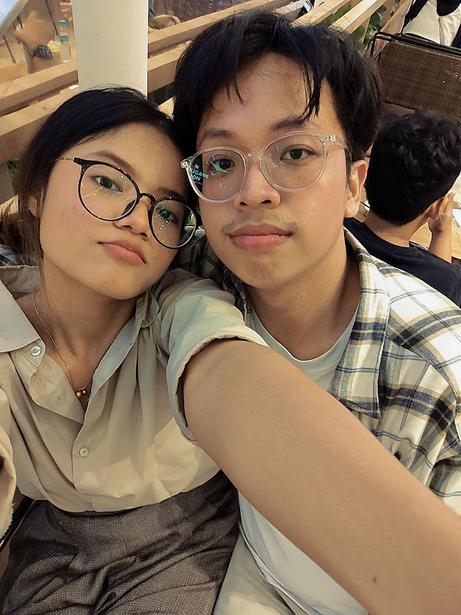 AndreWngkh's tweet photo. kaya ada yang aneh https://t.co/vPKP75v9Ui
