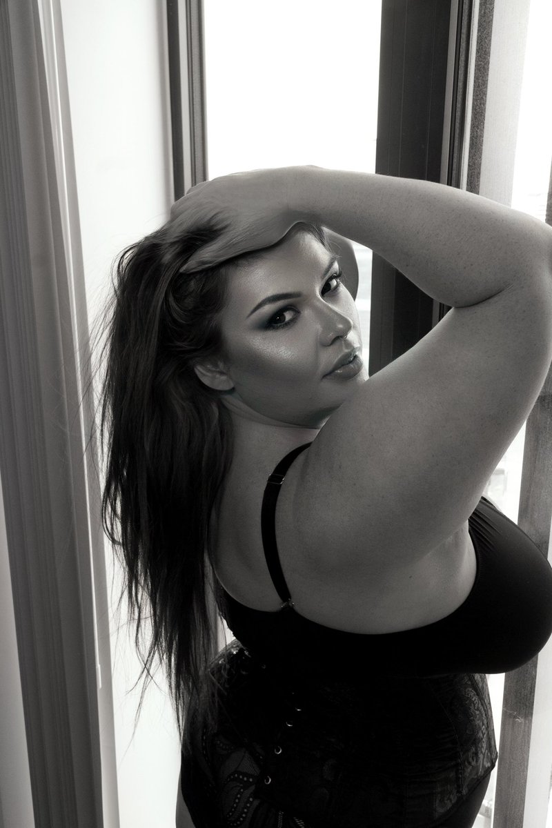 Skypes shows and custom lets fill my night with some face fucking and creampies 🥵