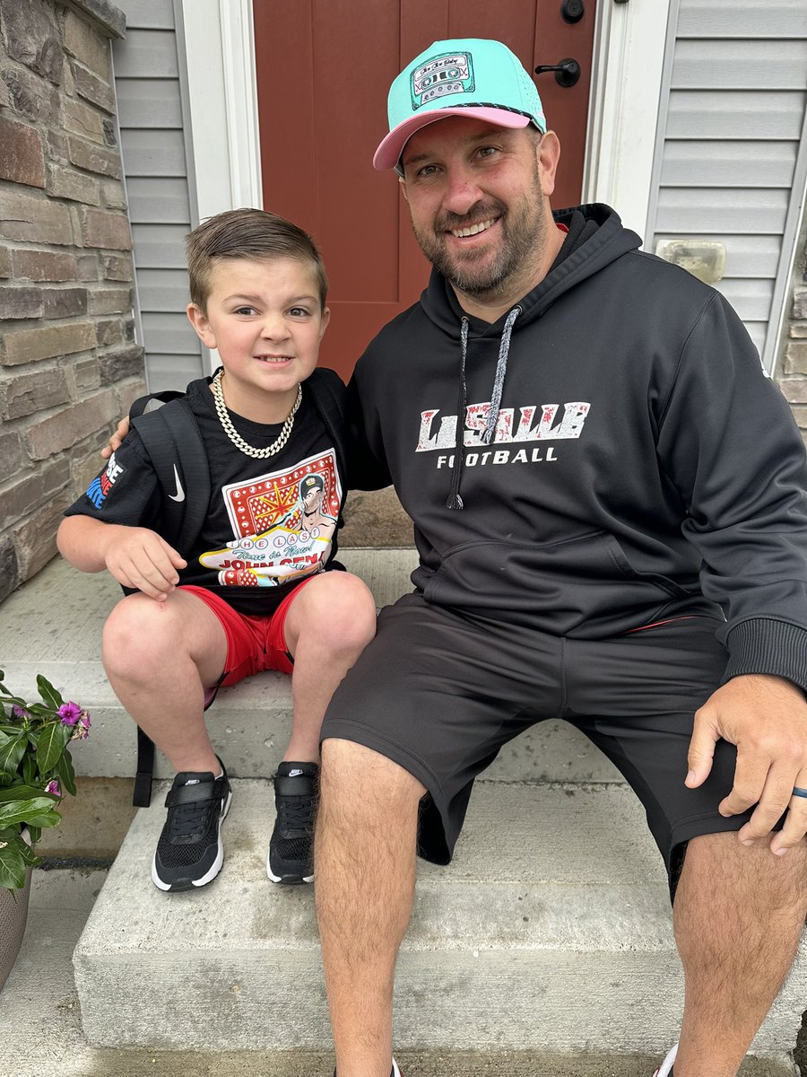 Last day of school for these 2 fools. We don’t have the words for what Mrs Peters has done for Hayden the past few years. Cooper’s growth under Ms. Stephan has been unbelievable, can’t wait to see what he does in 2nd grade. #AllMyLifesACircle #FoxVsSchool #CJtheGooseIsLoose