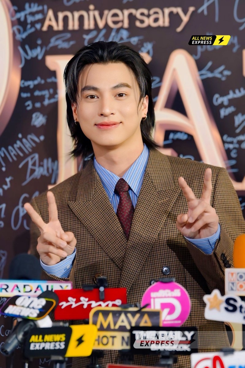 หนุ่มไทยคนนี้กลับมาจากญี่ปุ่นแล้ว!! "กลัฟ คณาวุฒิ" ร่วมงาน “KAZZ AWARDS 2025” 

GULF AT KAZZ2025
#KAZZAWARDS2025xGULF
#KAZZAWARDS2025
#GulfKanawut #กลัฟคณาวุฒิ