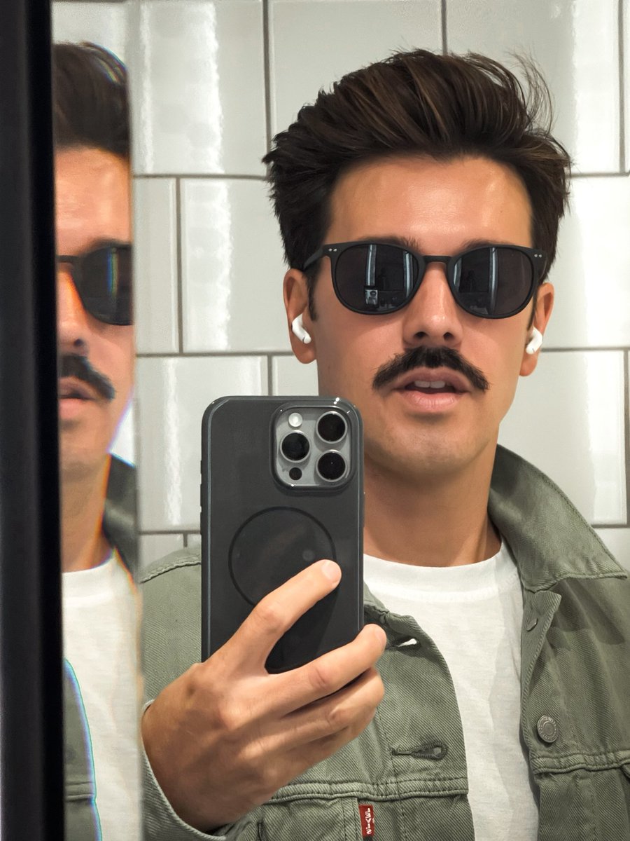 Mi moto está afuera 👮🏻‍♂️ 🤣