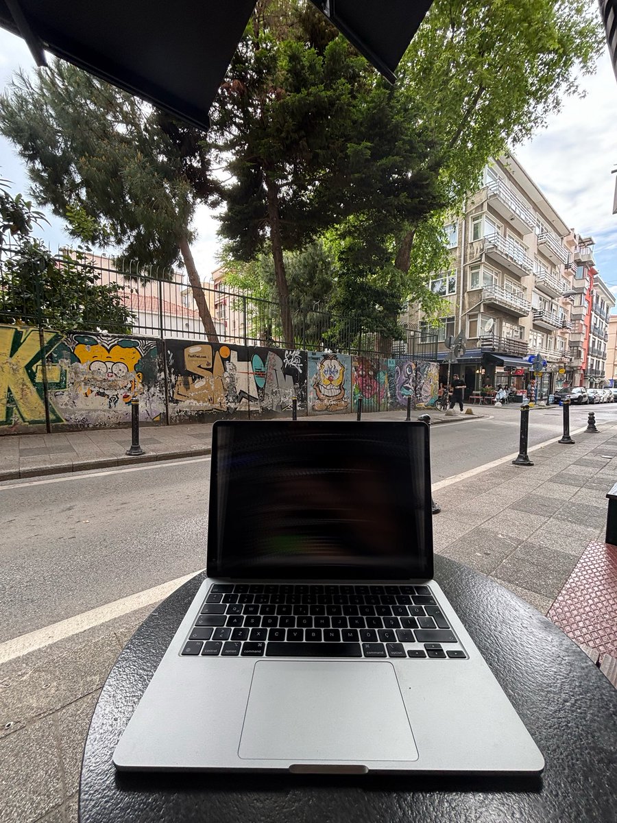 son iced latte ic bitirme yap tweetim cunku yarın bitirmemi sunucamm