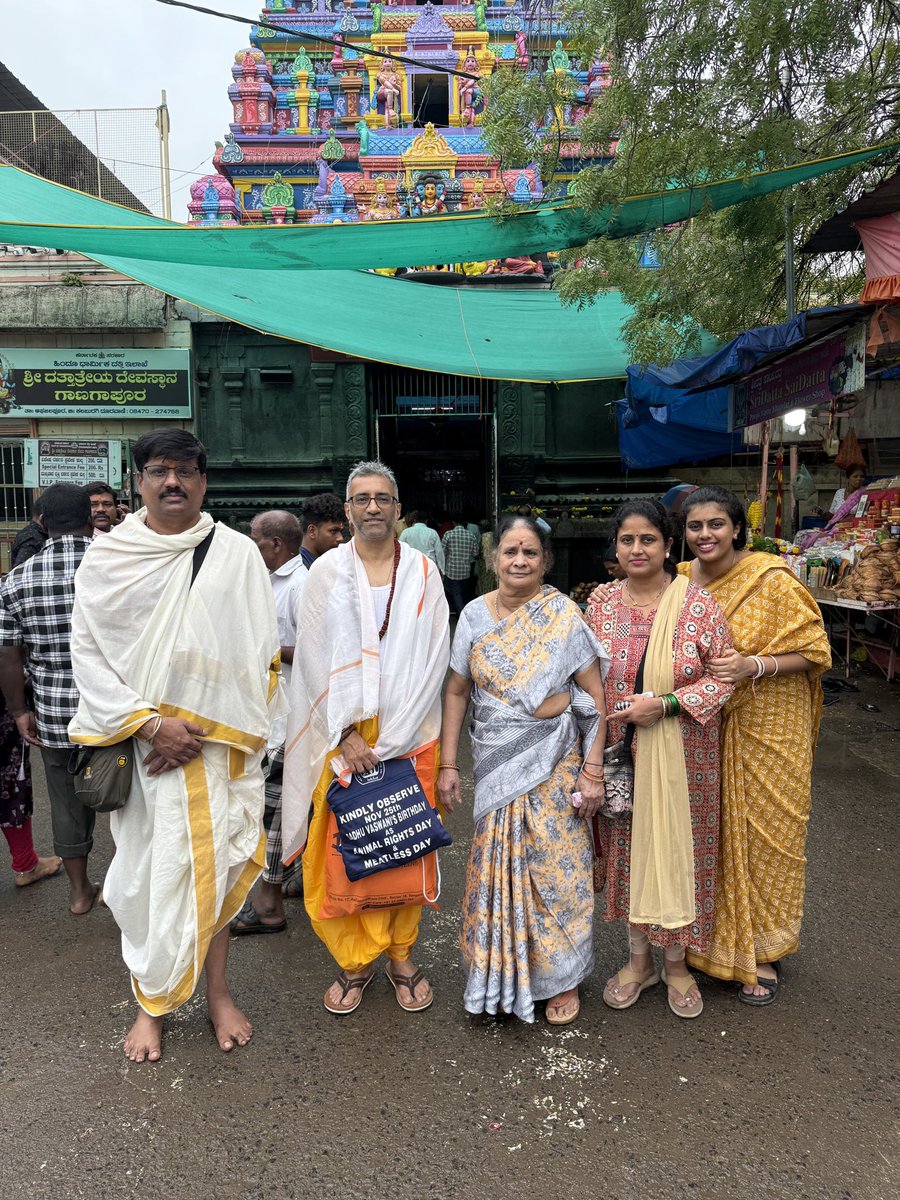NarsimhaBhatt Pujari Shri Kshetra Ganagapur (@narsimha_bhatt_) on Twitter photo My oldest X follower Mr Milind Vengurlekar with Family <a href="/milind_2011/">Milind Vengurlekar</a> from Mumbai came for Ganagapur Darshan and for Seva, Gurudev Datta 🙏🏻🙏🏻🙏🏻 My oldest X follower Mr Milind Vengurlekar with Family <a href="/milind_2011/">Milind Vengurlekar</a> from Mumbai came for Ganagapur Darshan and for Seva, Gurudev Datta 🙏🏻🙏🏻🙏🏻