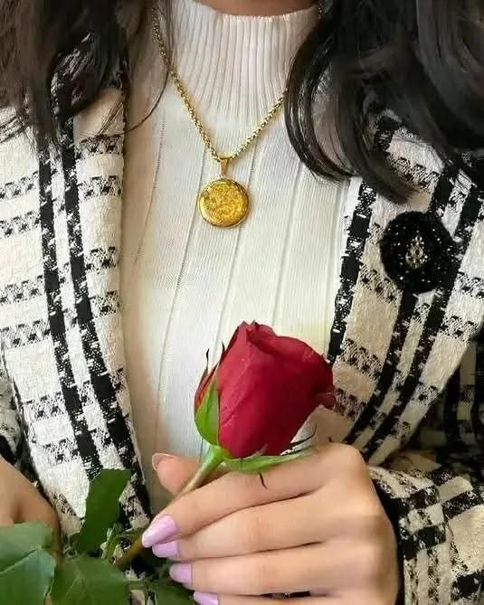 التميّز لا يحتاج للضجيج يكفيه أن يكون صادقاً مع ذاته ..🌸♥♥♥♥) 
¨)
(¸.•´🌹🌹🌹🌹 (¸.• ¸.•´¸.•*´¨) ¸.•*
 ✍͜✿