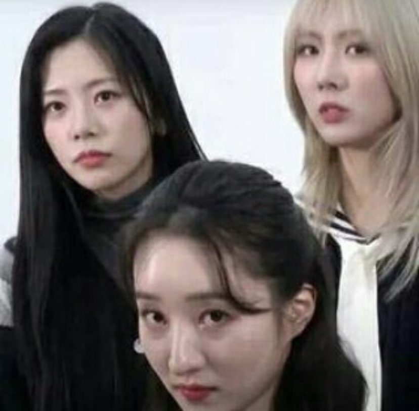 maggiefixx's tweet image. reading some of the ig/tiktok comments I feel like some people don't get that uau is a subunit and that they don't have to maintain the rock sound. they're free to explore different genres. they even told us beforehand that it would be a different sound than what we're used to