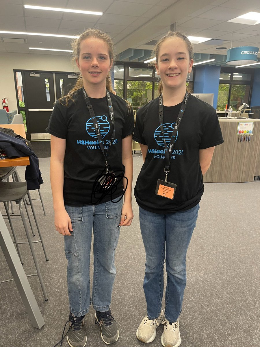 Jennifer Fox Eberle (@msslibd95) on Twitter photo School spirit at its best. Twinning down to the homemade earrings.#LZMSS #bettertogetherd95 #schoolspiritupntothelastday School spirit at its best. Twinning down to the homemade earrings.#LZMSS #bettertogetherd95 #schoolspiritupntothelastday