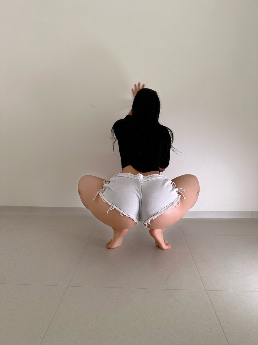 다른색 핫팬츠도 사야징 🥵♥️

#전신 #룩북 #lookbook #스타킹 #koreangirs #asiangirlsonly #아이돌 #남돌 #여돌 #트월킹 #twerking