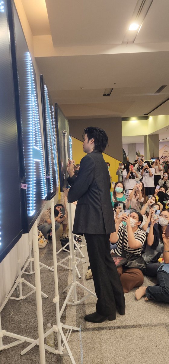 jubko10's tweet photo. ลงอักขระ ให้ป้ายไฟใหม่ กรุงเทพ
แสนดีที่ 1 เลยพี่นนท์
ปล. วันนี้หล่อมาก
📅 28/5/2025
📌 BITEC
📽 Jubko
#KAZZAWARDS2025xnonttanont
#NONTTANONT
#nontfam
#JubkoCamera
@tanont916 https://t.co/WmPWiUYd8f