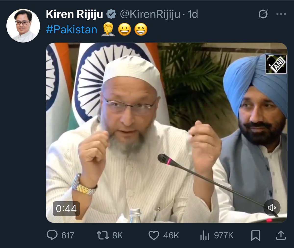garrywalia_'s tweet photo. ये owaisi कौन है ? 

जो बीजेपी वालो से अपनी वीडियो पोस्ट करवा दे वो है ओवैसी 😁🔥 https://t.co/6cUvAFuTJL