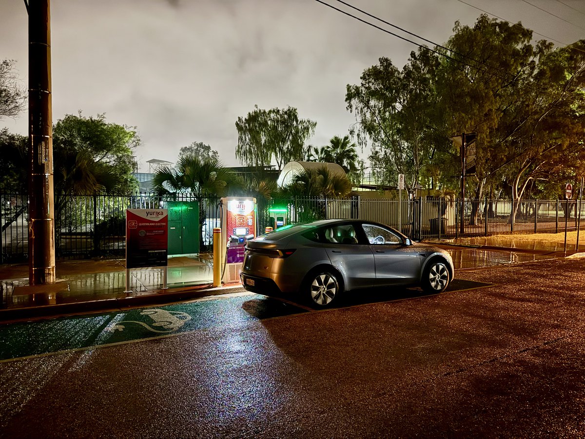 harald_murphy's tweet photo. #AUSYtour #AUSYHotLap
@Tesla @TeslaAUNZ #NewModelY
Day 4
Arrived #MtIsa #Queensland after traveling 191km from #Camooweal. Efficiency 171Wh/km.
Charging at the #QESH 50kW @TritiumCharging #FastDC charger. https://t.co/MLnI3omZmf