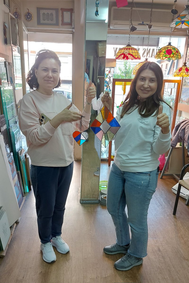 nuansvitray's tweet photo. Kursiyerlerimiz günün sonunda yaptiklari güzel objelerle mutlu bir şekilde atölyemizden keyifli bir şekilde  ayrıldılar.Kendilerine bizi tercih ettikleri için teşekkür ederim.
https://t.co/XnwSv1GULF 'da https://t.co/rdjNxwjRi3
