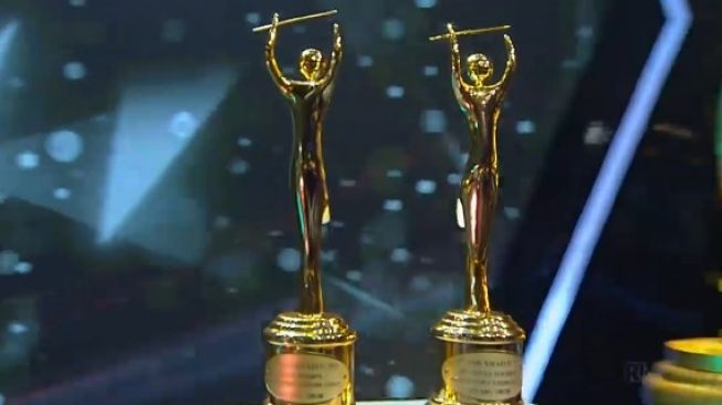 disiniajadotco's tweet photo. Pendaftaran AMI Awards 2025 Resmi Dibuka! Musisi Wajib Cek Syarat dan Tanggalnya https://t.co/uBI0T9Qj17 https://t.co/PP7tVlzENp