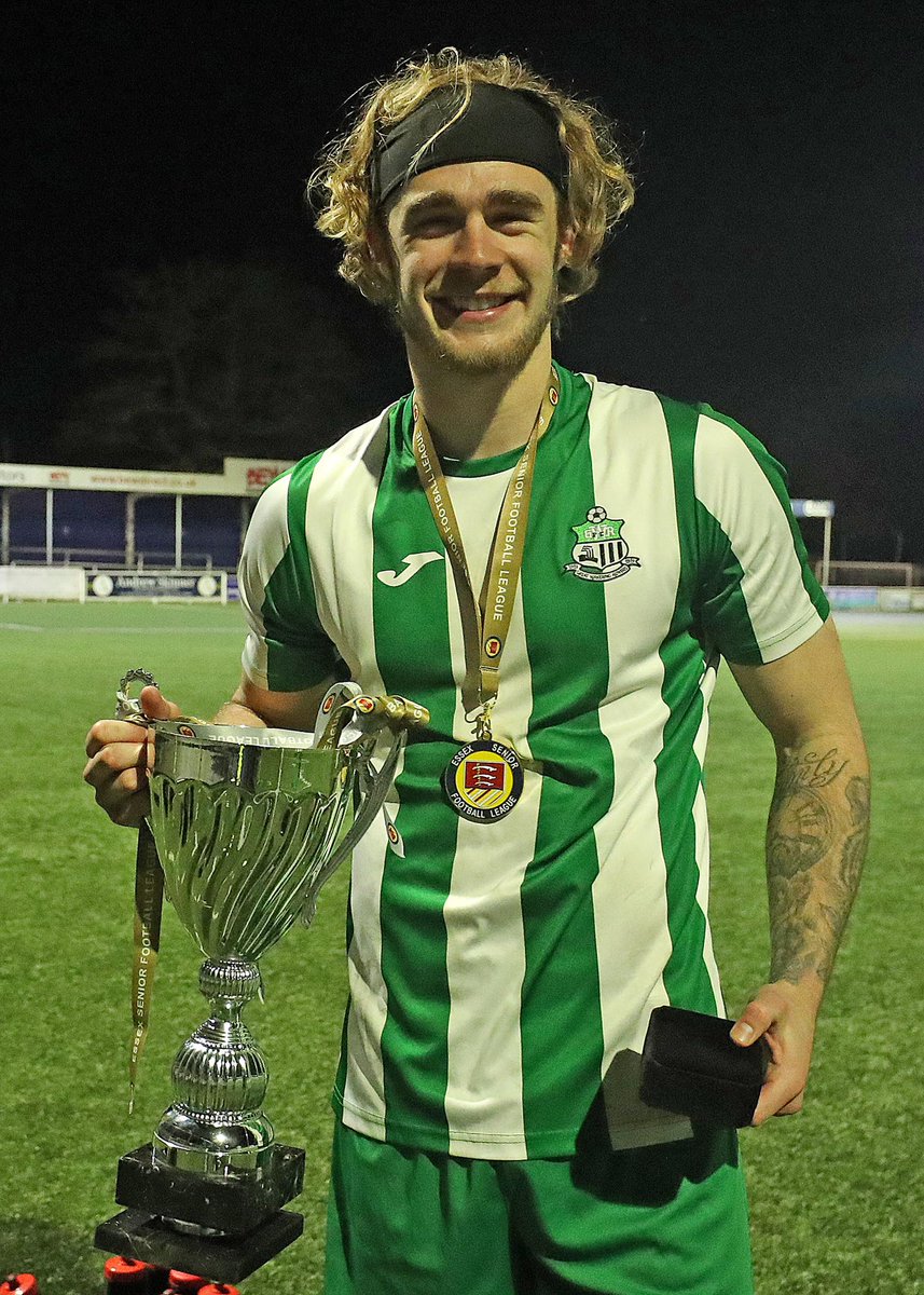 ✍️ 𝘽𝙀𝙉𝙉𝙊 𝙍𝙀𝙈𝘼𝙄𝙉𝙎 🟢⚪️

We are delighted to announce that Bradley Bennett (<a href="/BradBennett__/">Bradley Bennett</a> ) has verbally agreed to commit to the club for the 2025/26 season.

Benno was an instant hit at the club and was awarded Managers Player of the Year. Great to have him back!